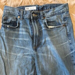Zara Women’s Light Blue Relaxed Denim High Rise Jeans